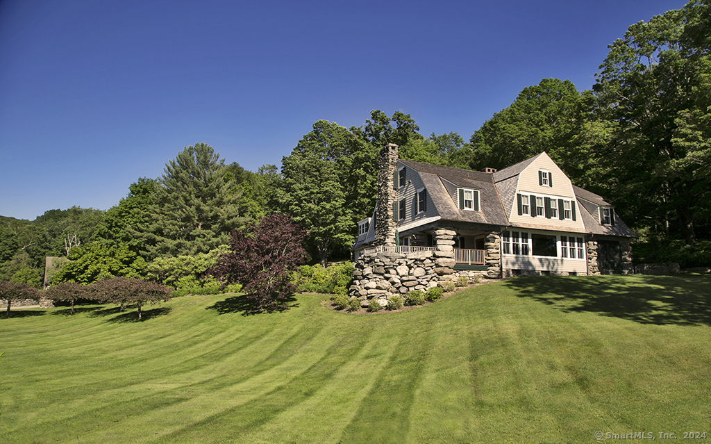 Property for Sale at 387 Lake Road, Warren, Connecticut - Bedrooms: 8 
Bathrooms: 7 
Rooms: 13  - $5,950,000