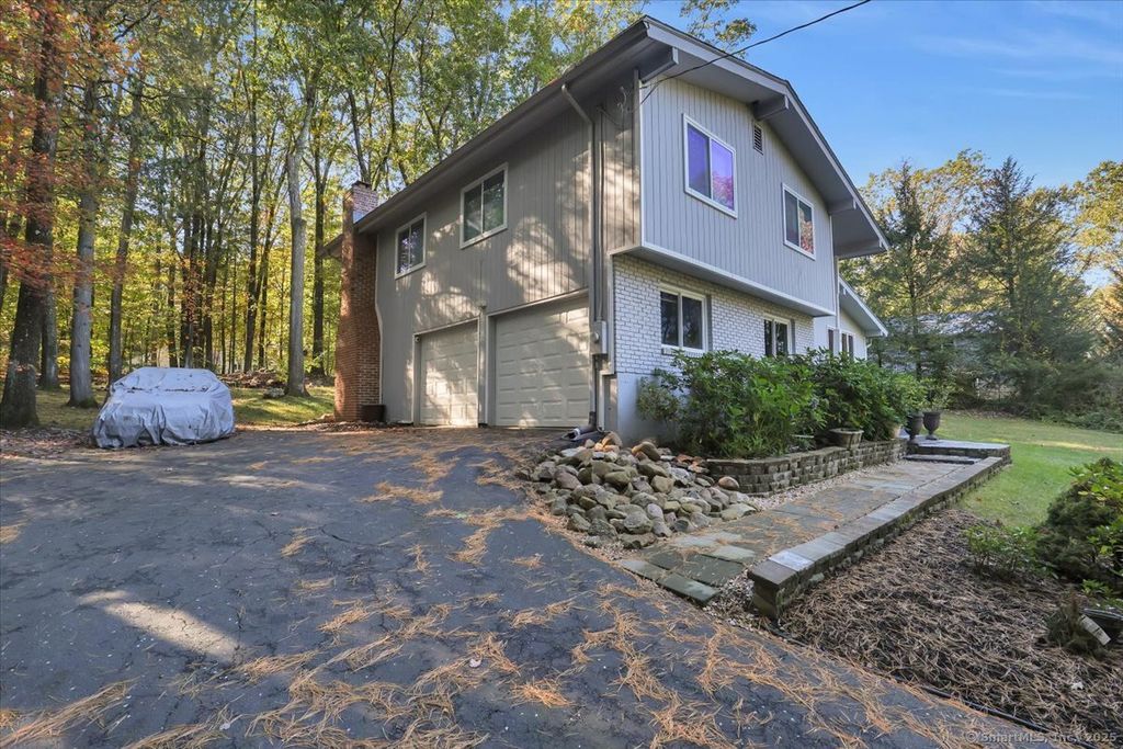 Photo of 19 Elaine Drive, Simsbury, CT 06070 (MLS # 24132449)