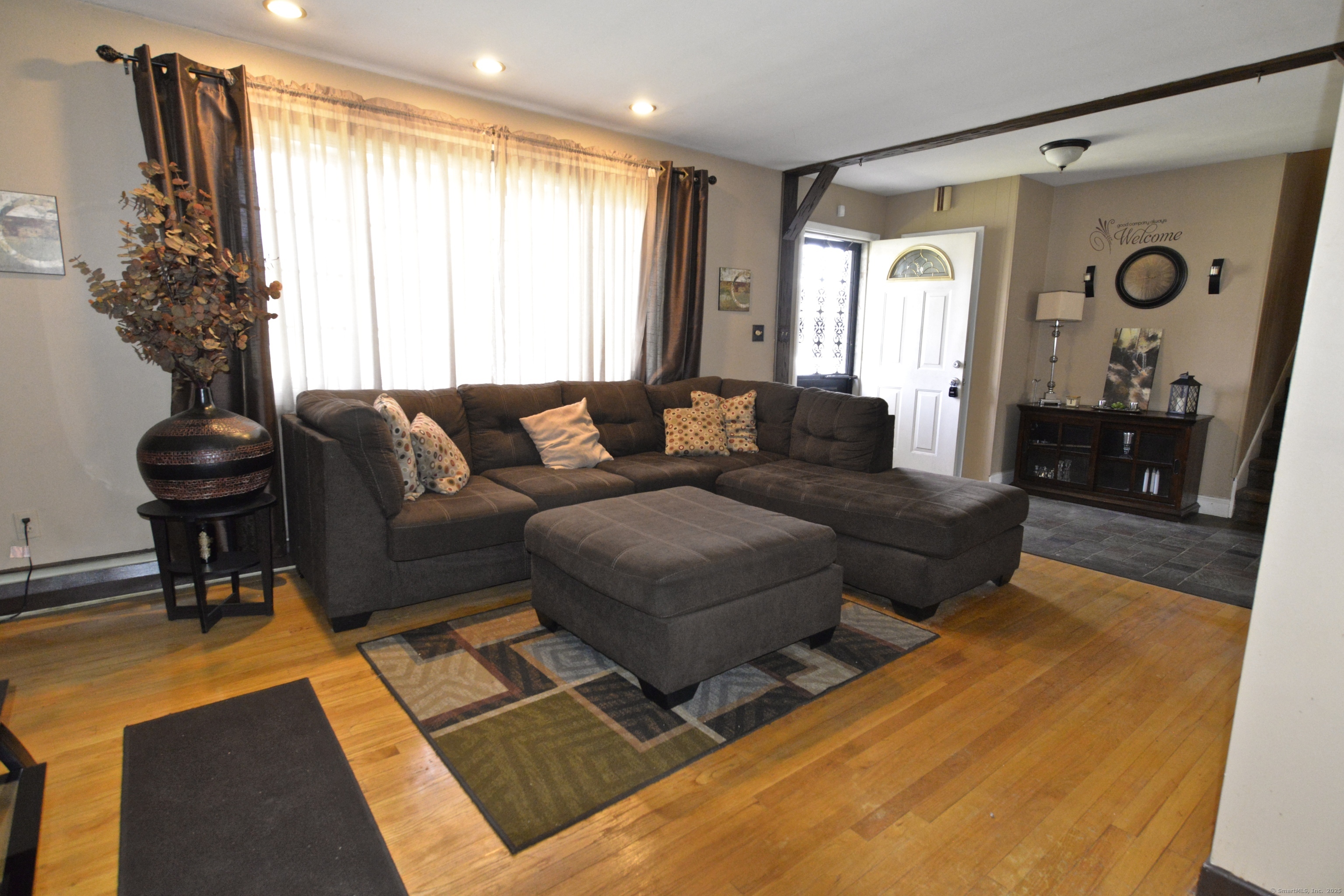886 Woodtick Road, Waterbury, Connecticut image 2