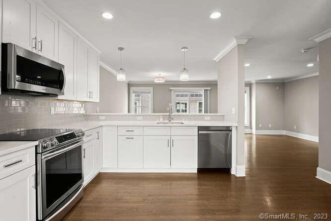 Photo 10 of 38 of 115 Colonial Road 55 townhome