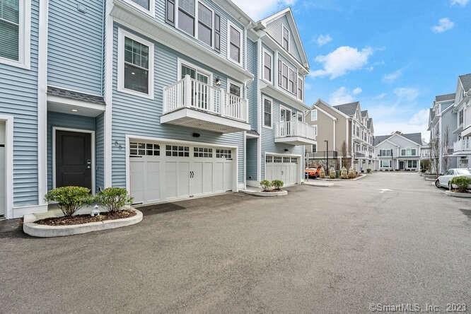 Photo 3 of 38 of 115 Colonial Road 55 townhome