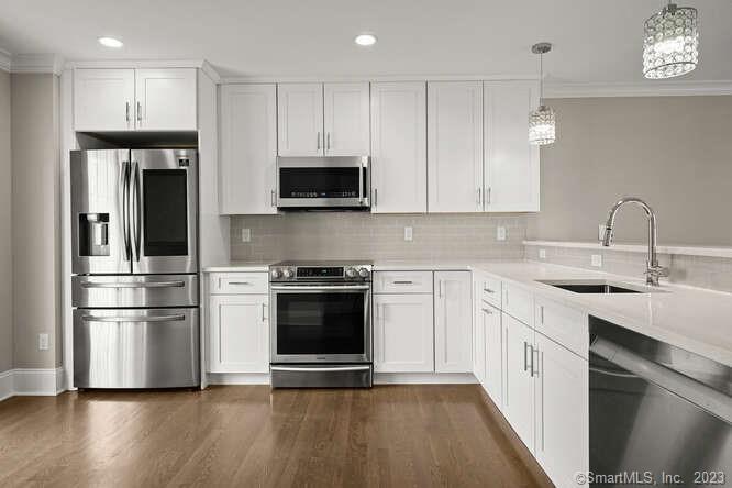 Photo 8 of 38 of 115 Colonial Road 55 townhome