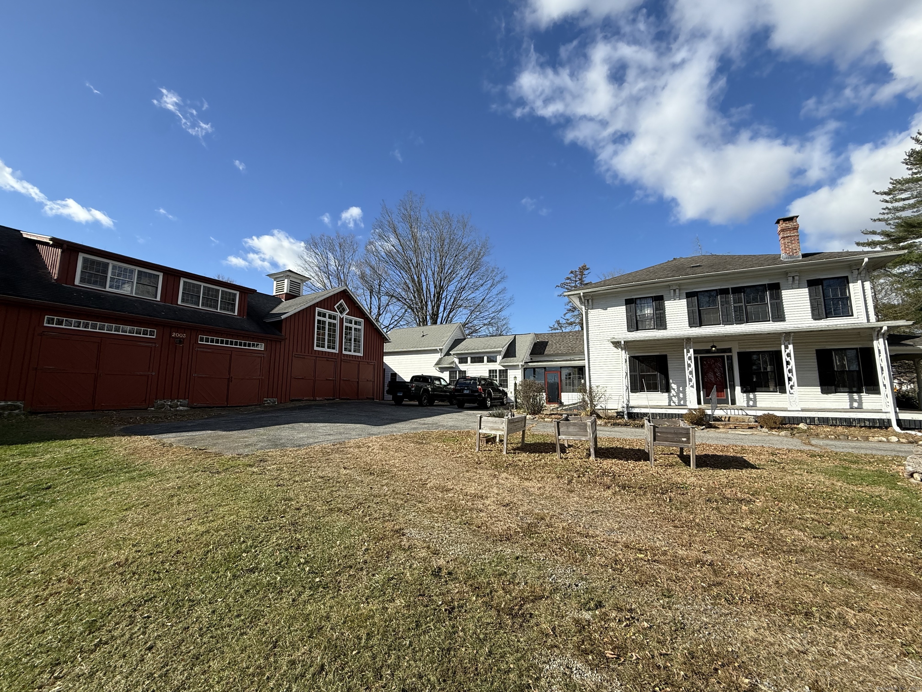 927 Trumbull Highway