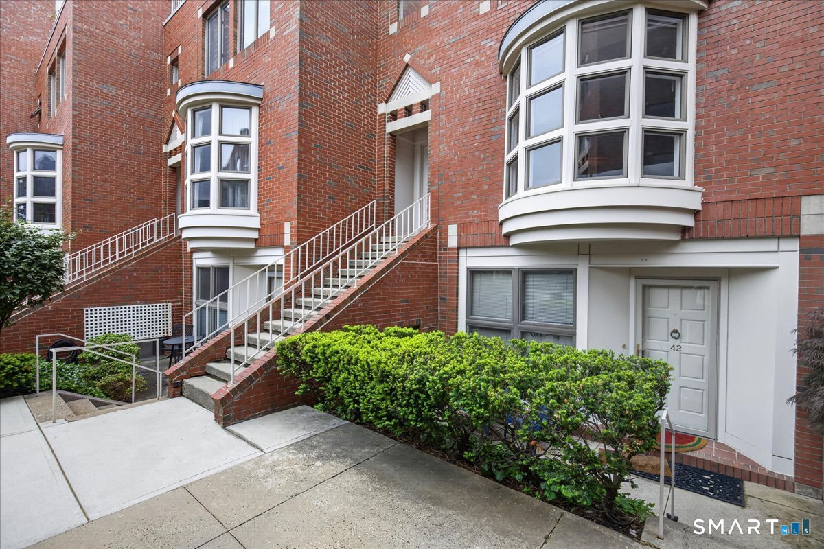 44 Temple Court 44