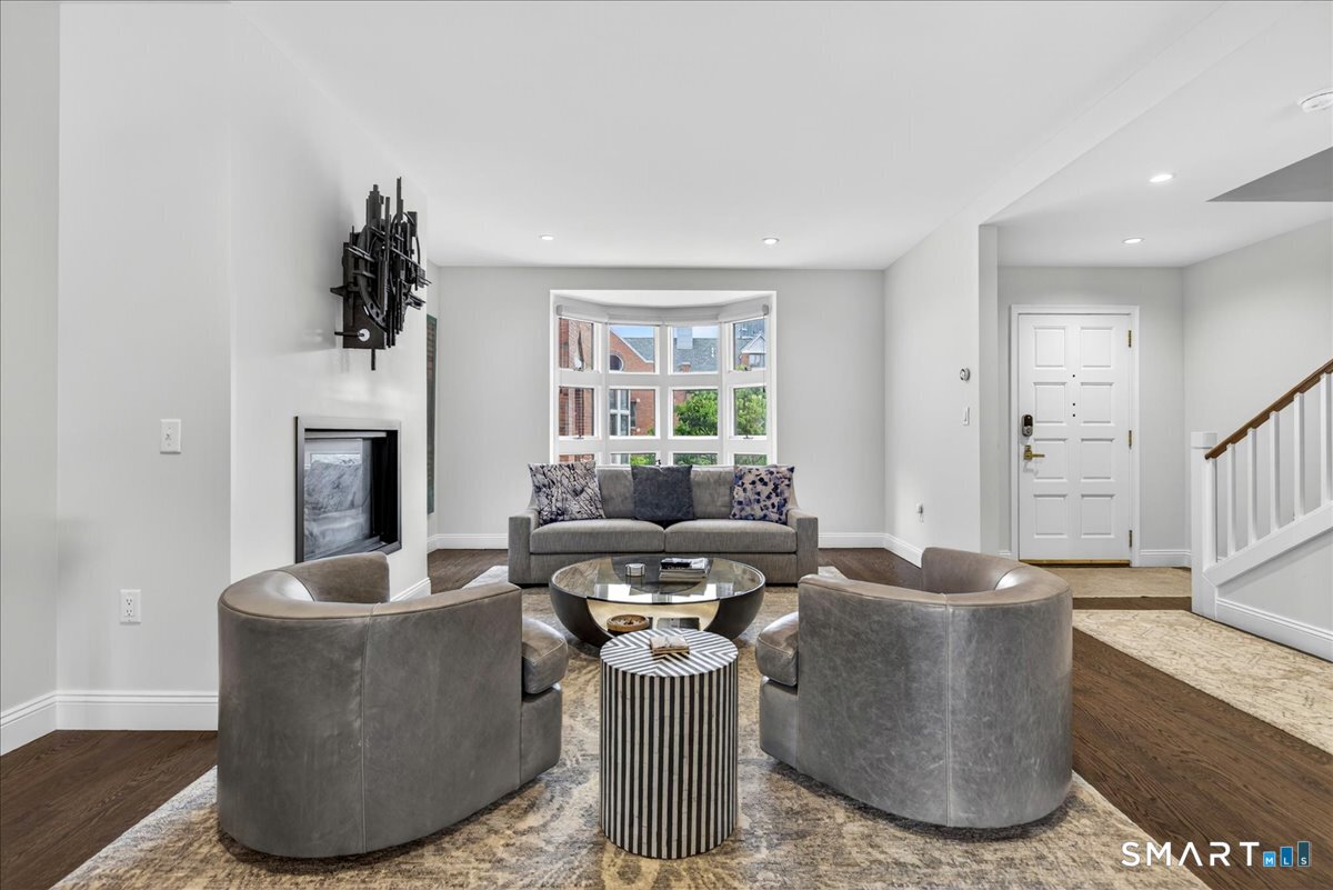44 Temple Court 44
