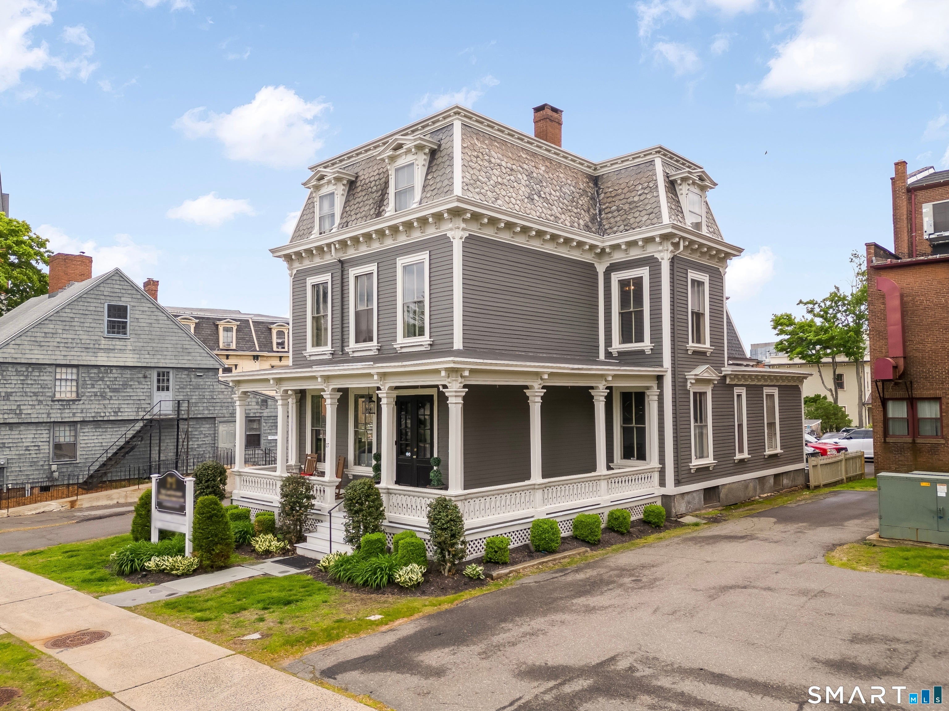 27 Pleasant Street