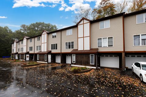 Tiny photo for 97 Dallas Avenue #APT A4, Plainville, CT 06062 (MLS # 24133541)