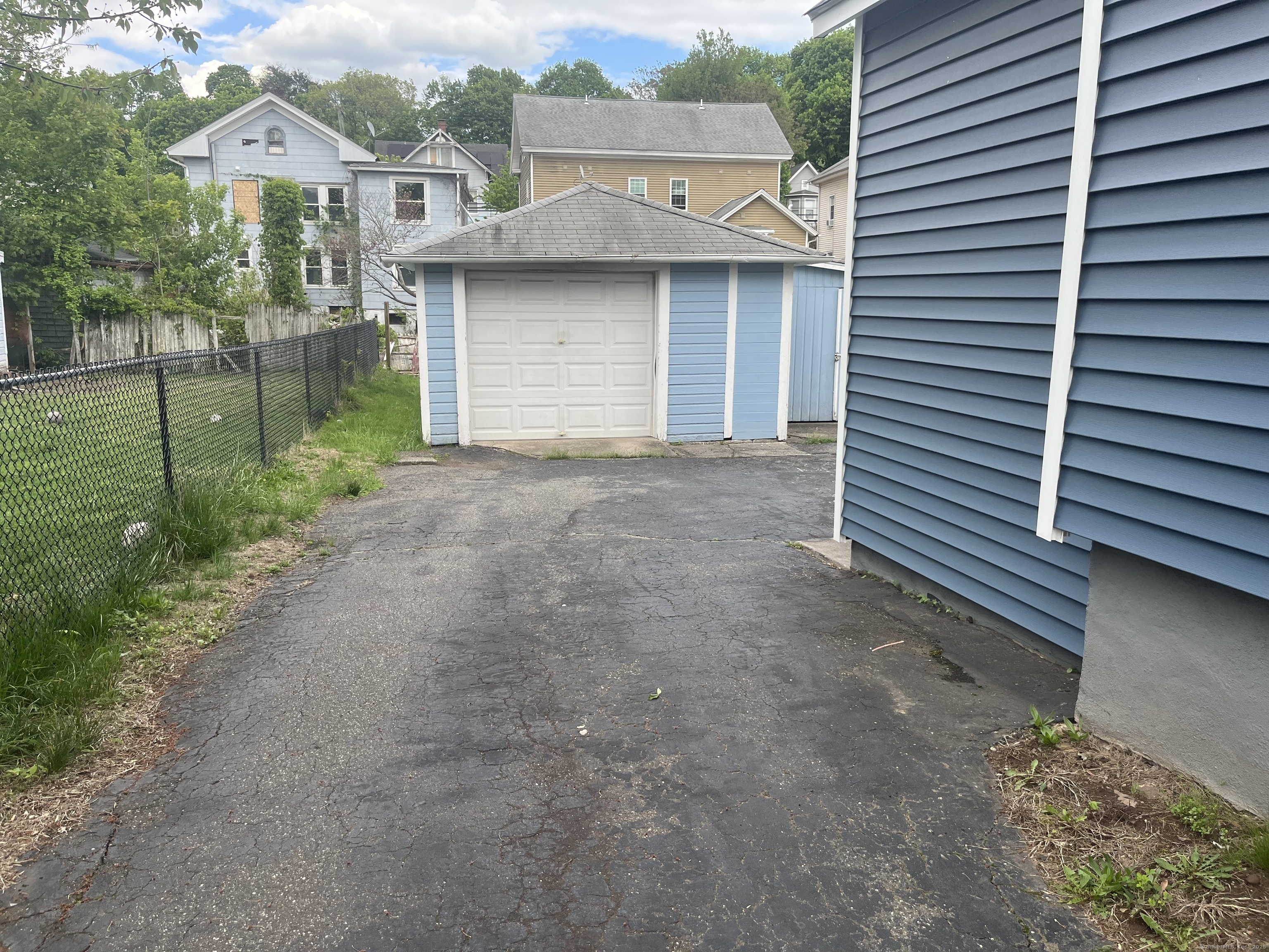 9 Hickory Street, Meriden, Connecticut image 2