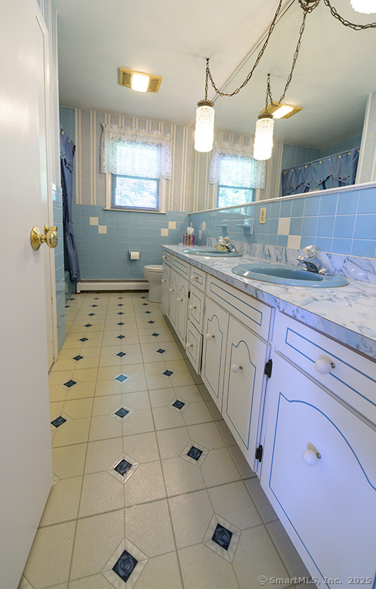 201 Crest Street, Waterbury, Connecticut image 15