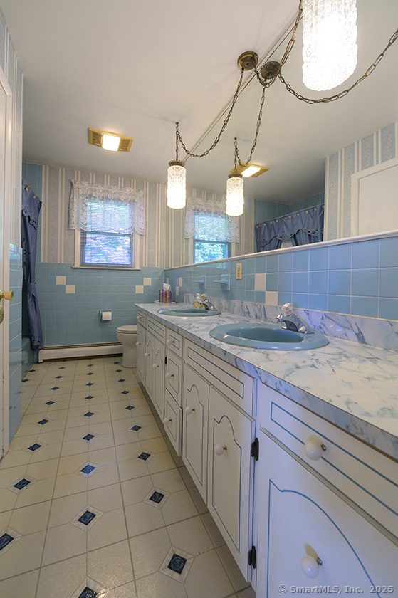 201 Crest Street, Waterbury, Connecticut image 14