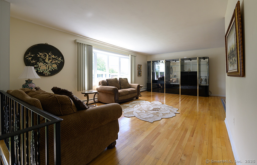 201 Crest Street, Waterbury, Connecticut image 9