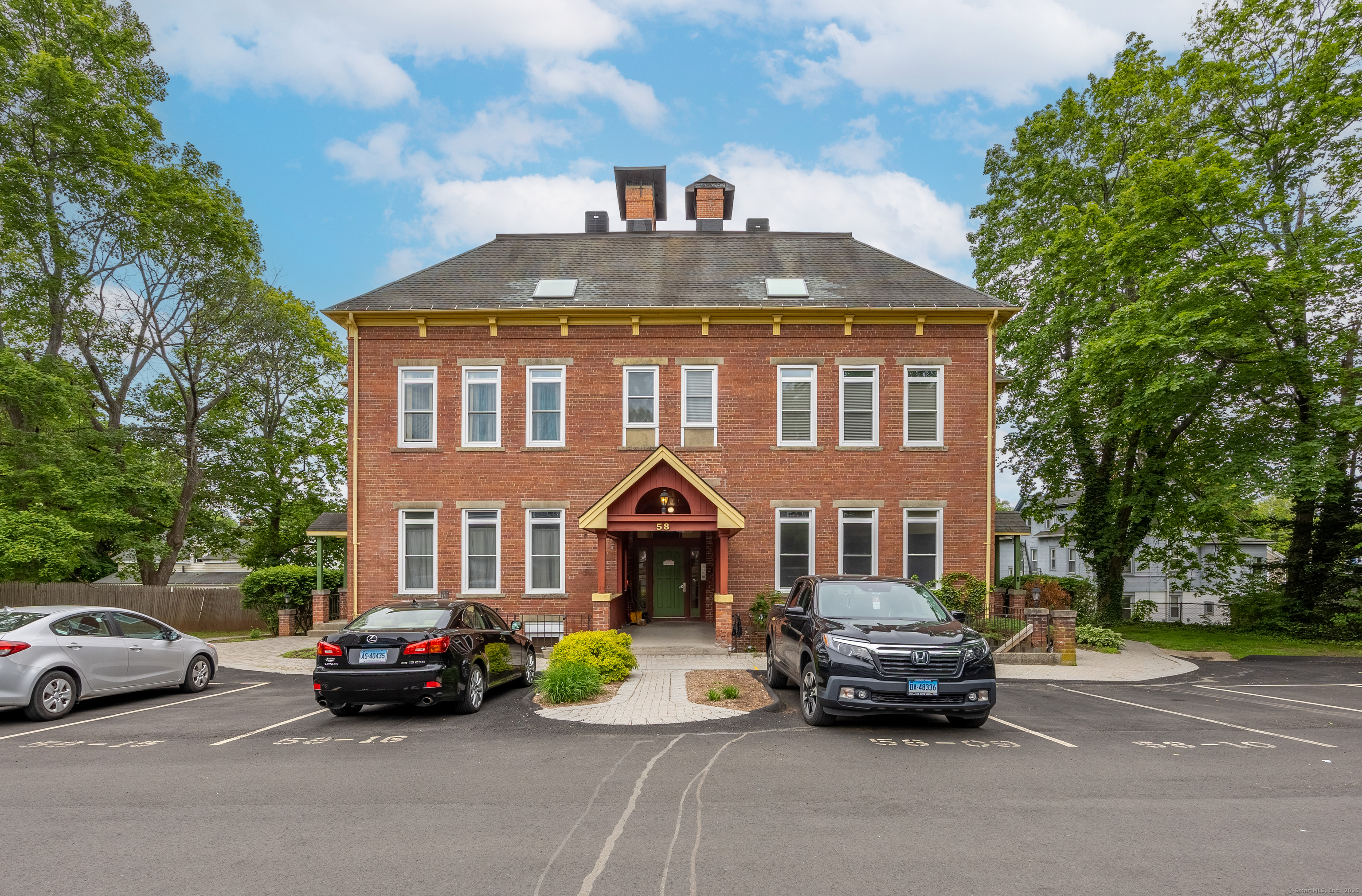 58 Woodley Court #14, Meriden, Connecticut image 2