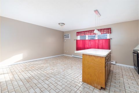 Tiny photo for 39 Farmington Avenue #B4, Plainville, CT 06062 (MLS # 24139604)