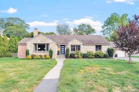 Photo of 26 Pearsall Place, Bridgeport, CT 06605 (MLS # 24150705)