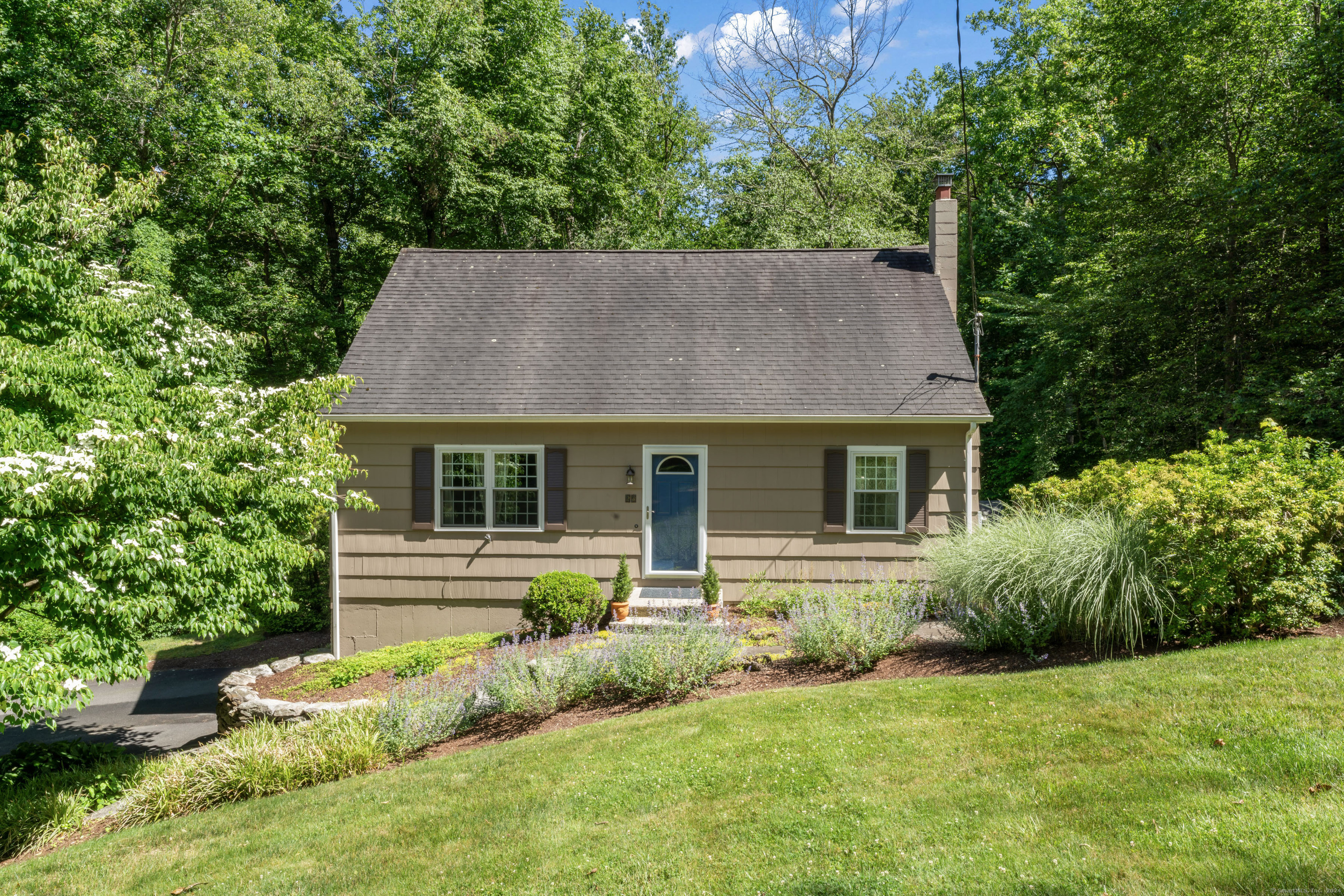 Property for Sale at 24 Great Quarter Road, Newtown, Connecticut - Bedrooms: 3 
Bathrooms: 2 
Rooms: 7  - $469,900