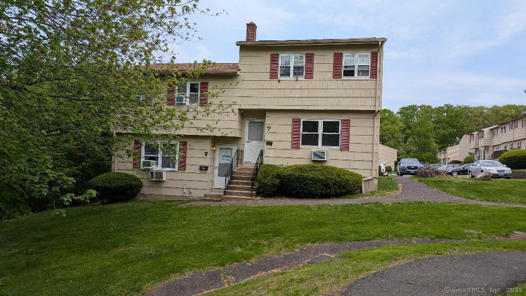 Property for Sale at Lantern Park Drive 1, Naugatuck, Connecticut - Bedrooms: 3 
Bathrooms: 2 
Rooms: 6  - $199,900