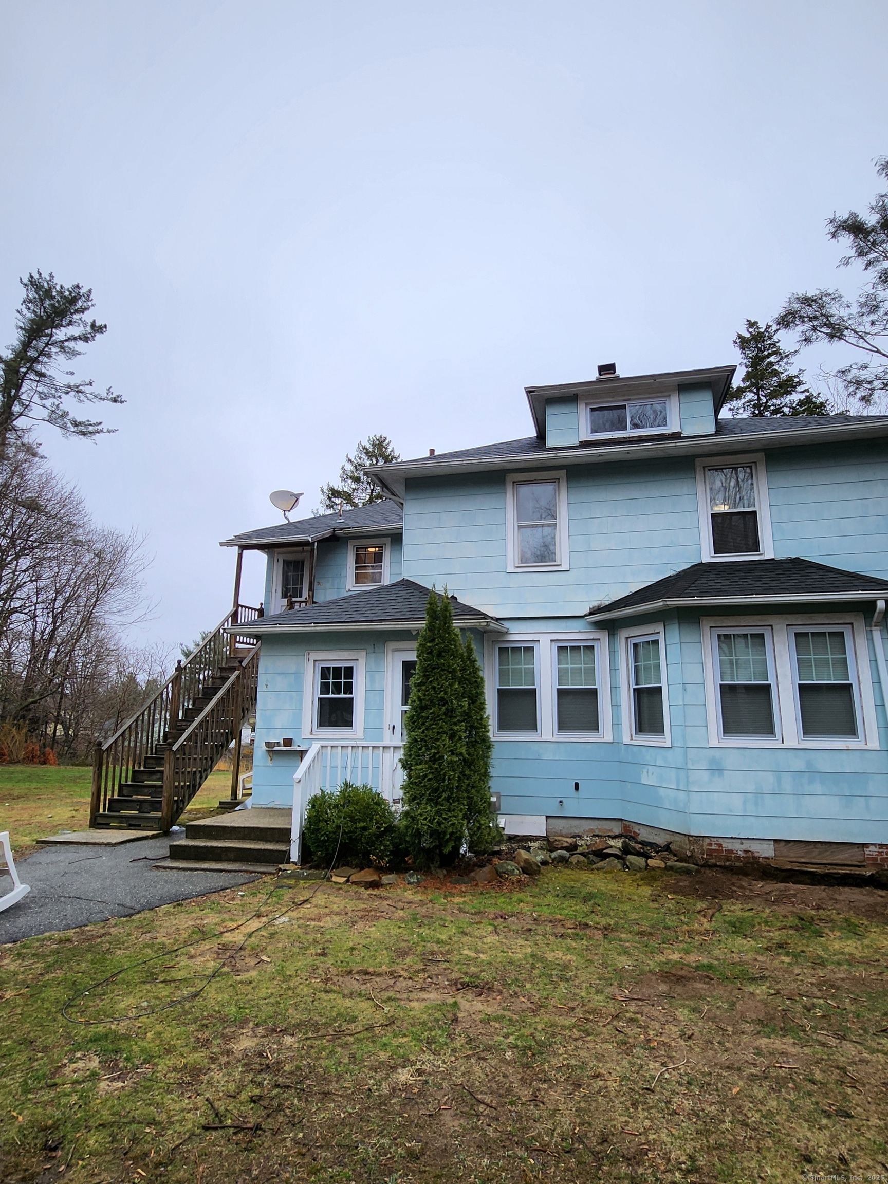 Power, House Road 2, Montville, Connecticut - 2 Bedrooms  
1 Bathrooms  
5 Rooms - 