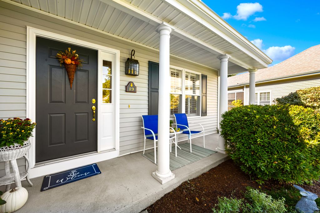 Photo of 19 Plumrose Court #19, Portland, CT 06480 (MLS # 24129113)