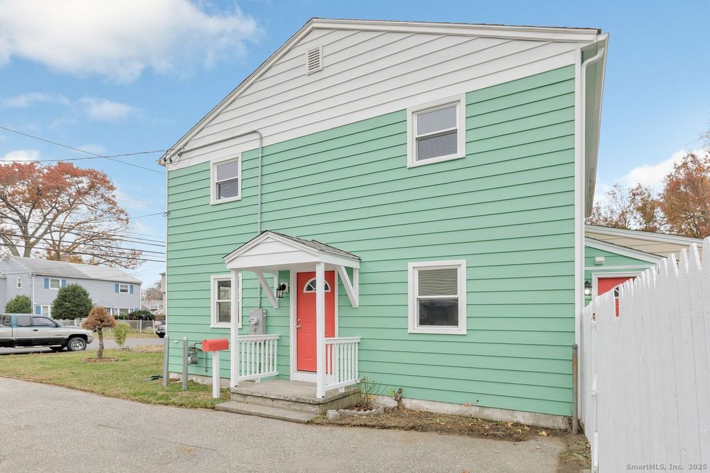 Photo of 366 Columbus Avenue, Stratford, CT 06615 (MLS # 24140470)