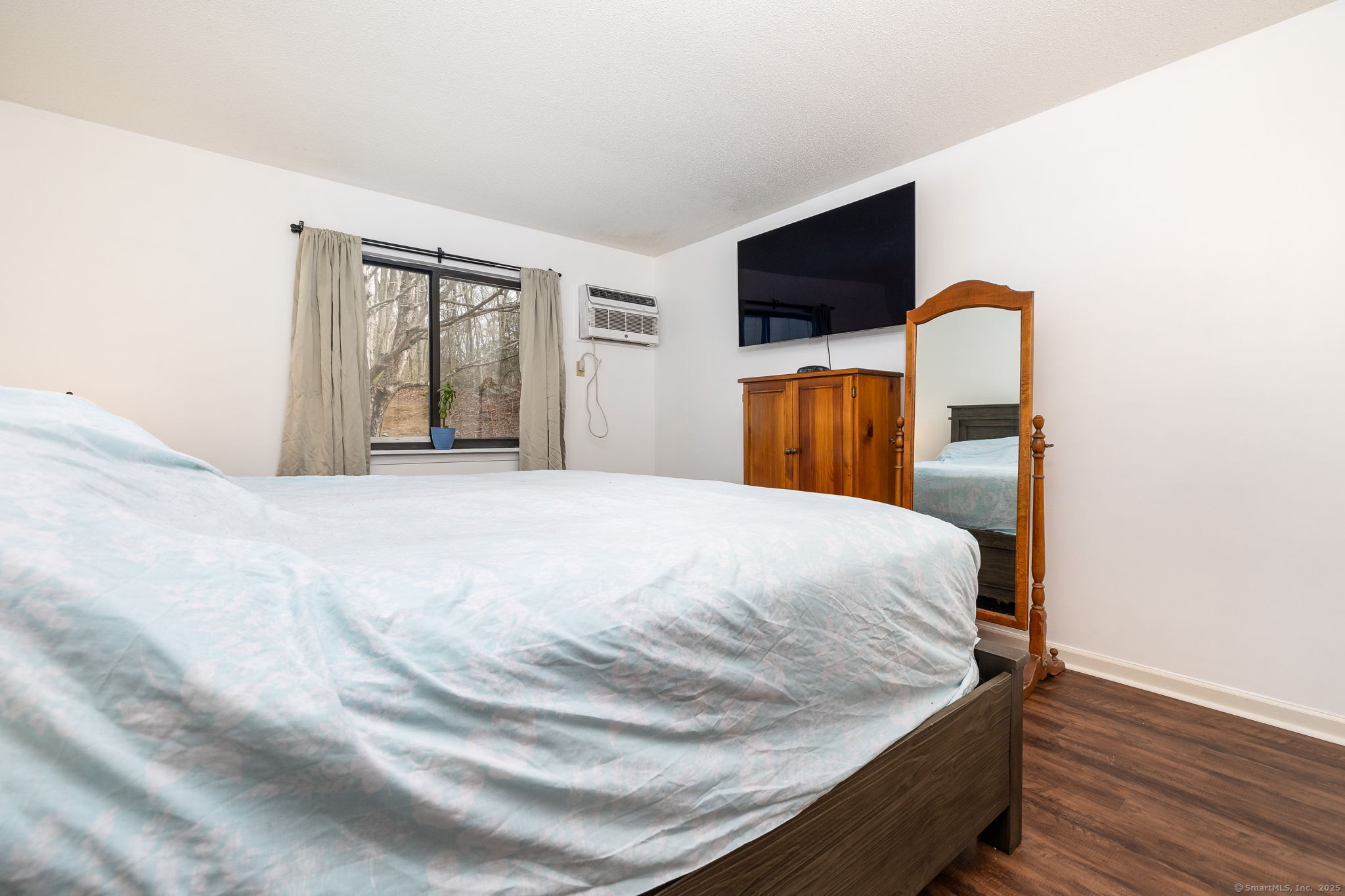 Groton, Connecticut 06340, United States, 2 Bedrooms Bedrooms, ,2 BathroomsBathrooms,Residential,Pending,18089