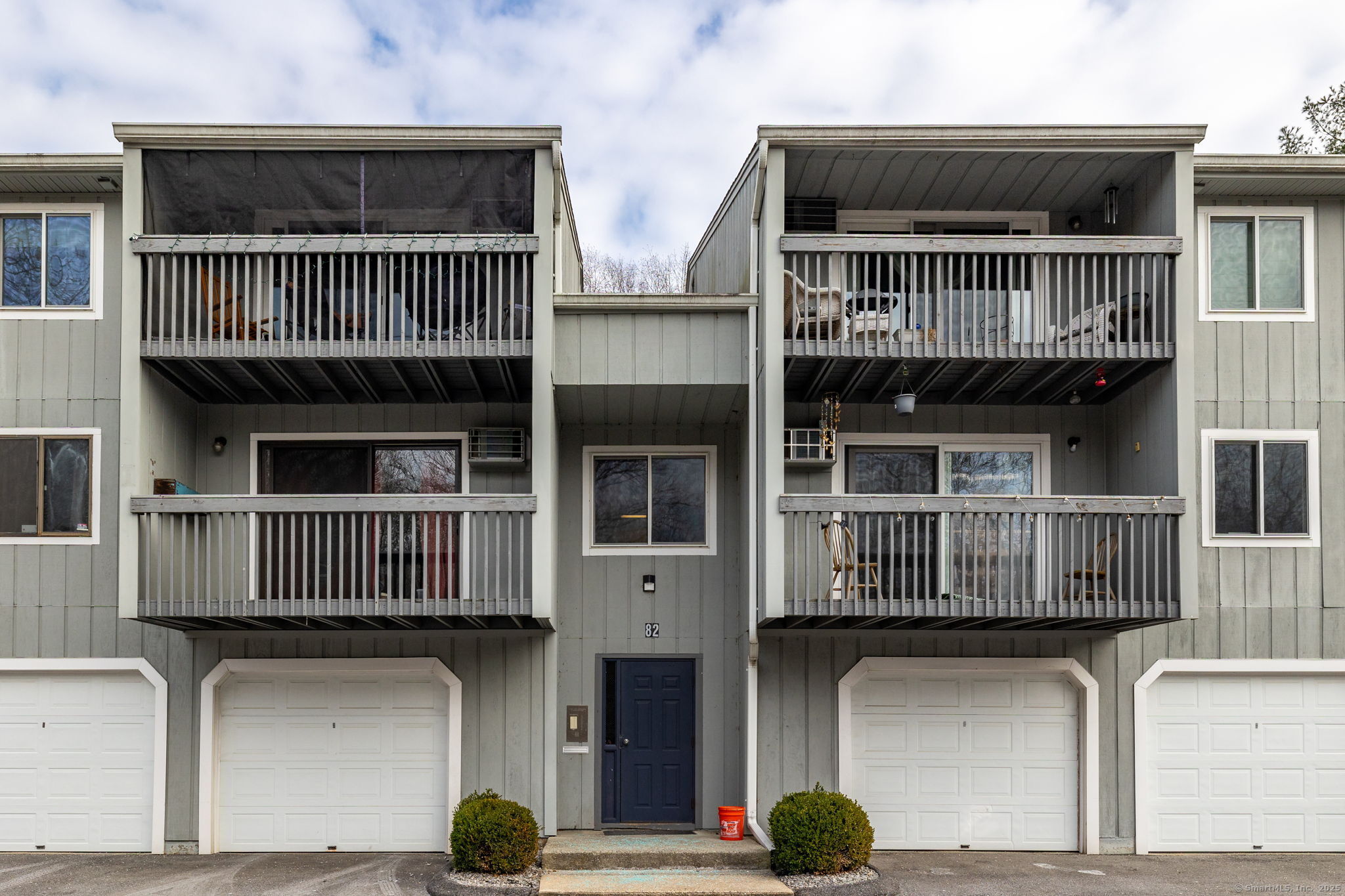 Groton, Connecticut 06340, United States, 2 Bedrooms Bedrooms, ,2 BathroomsBathrooms,Residential,Pending,18089