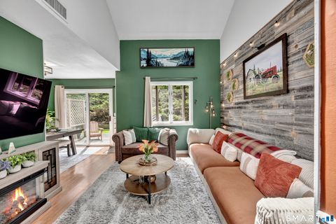 Condo For Sale - 489 Wolcott Street #39<br/> Bristol, CT 06010