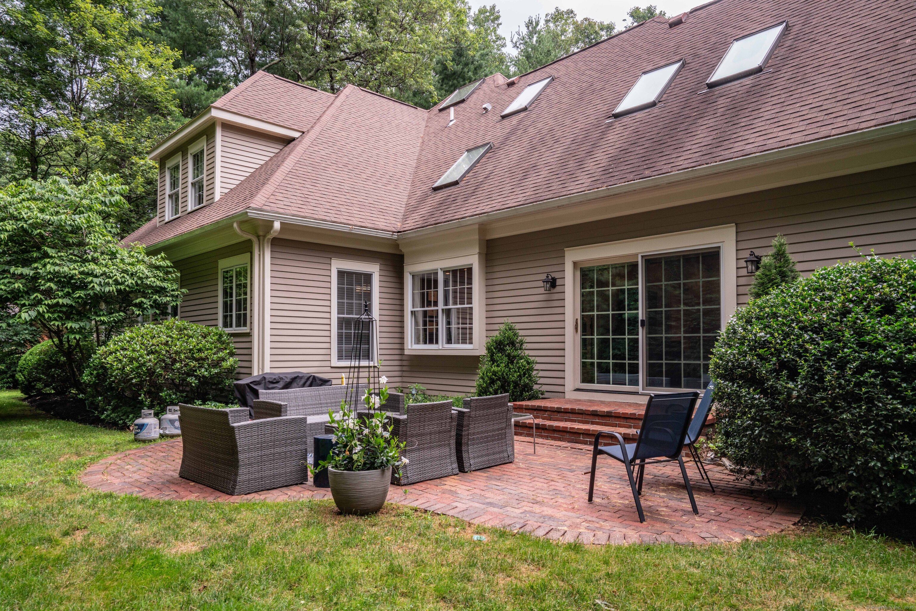 6 Salisbury Way