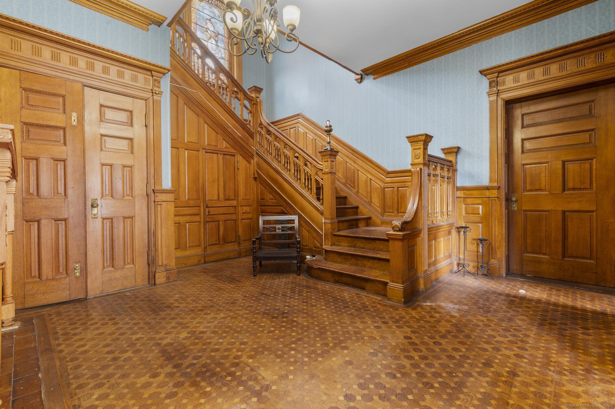 2 Wethersfield Avenue