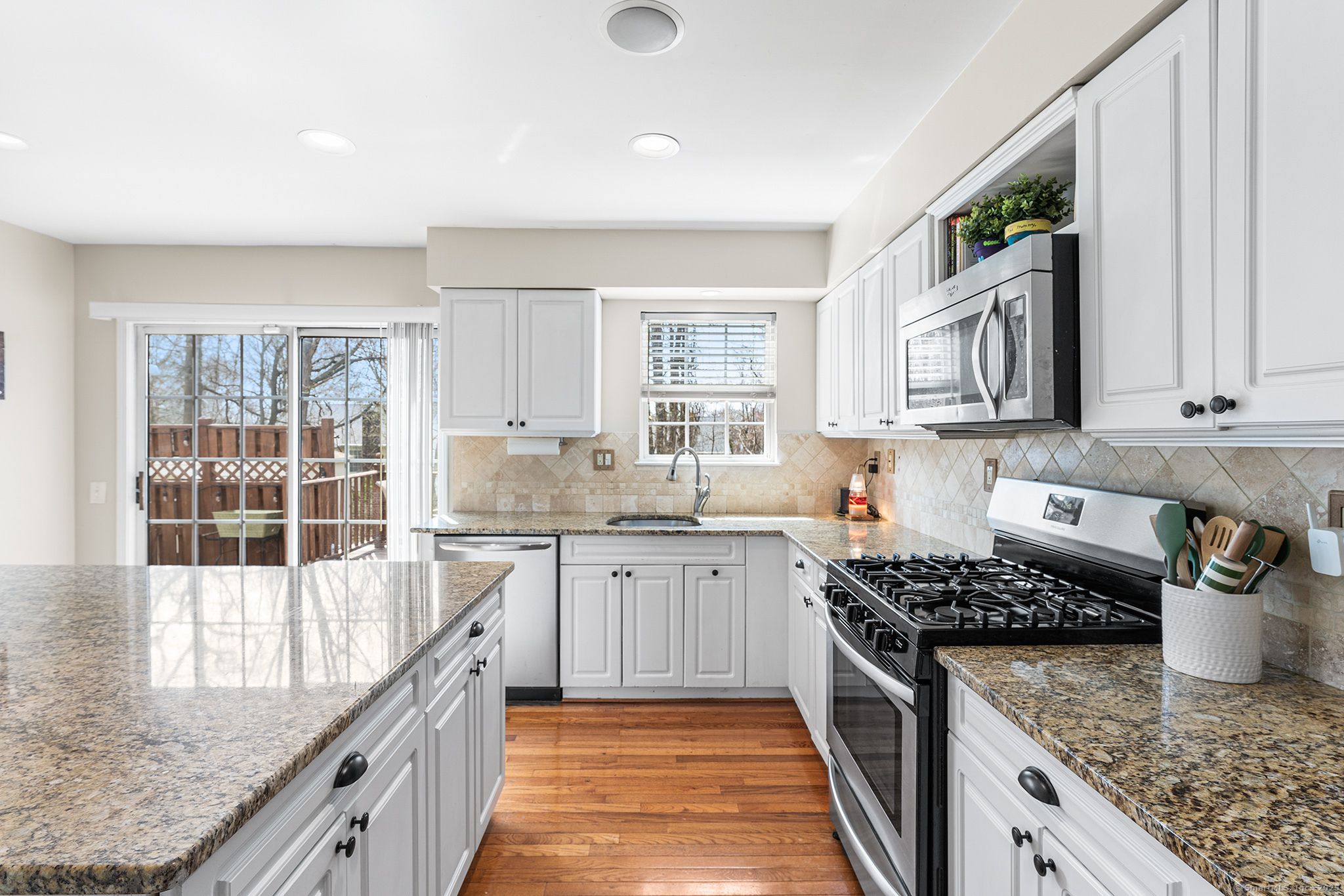 31 Lookout Hill Road, Milford, Connecticut image 8
