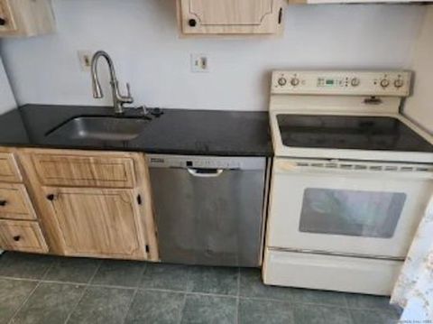 Tiny photo for 9 Woodland Avenue #APT B, Bloomfield, CT 06002 (MLS # 24135187)