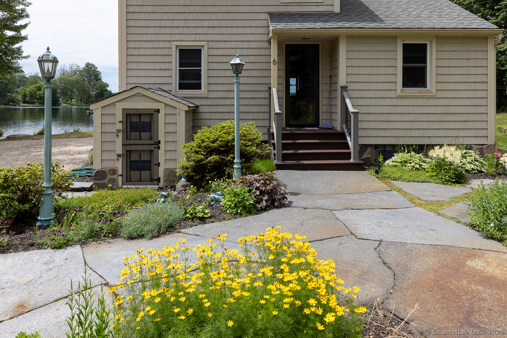 6 Deepwood Drive