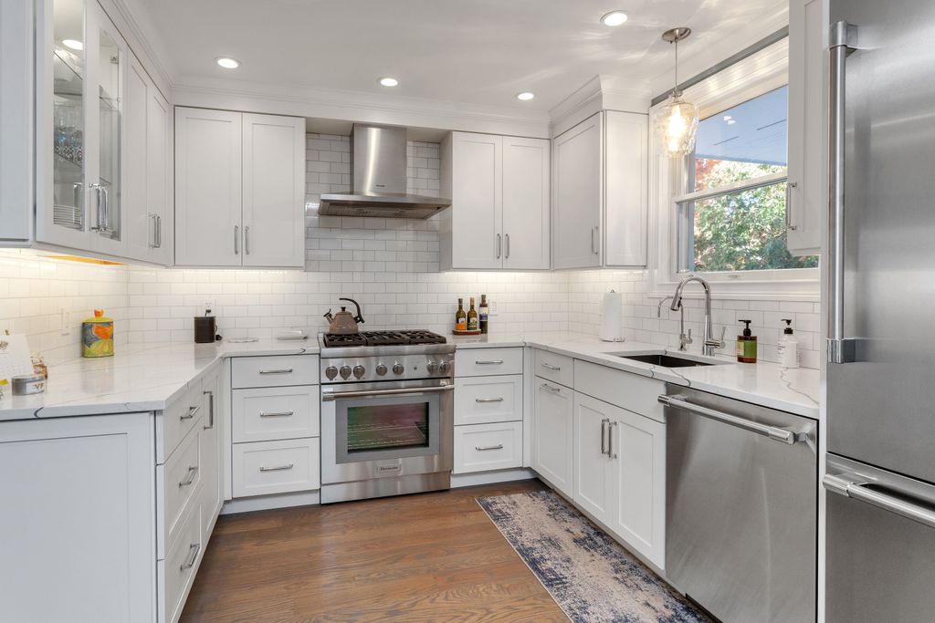 Photo of 30 Lindsey Avenue, Stamford, CT 06905 (MLS # 24138551)