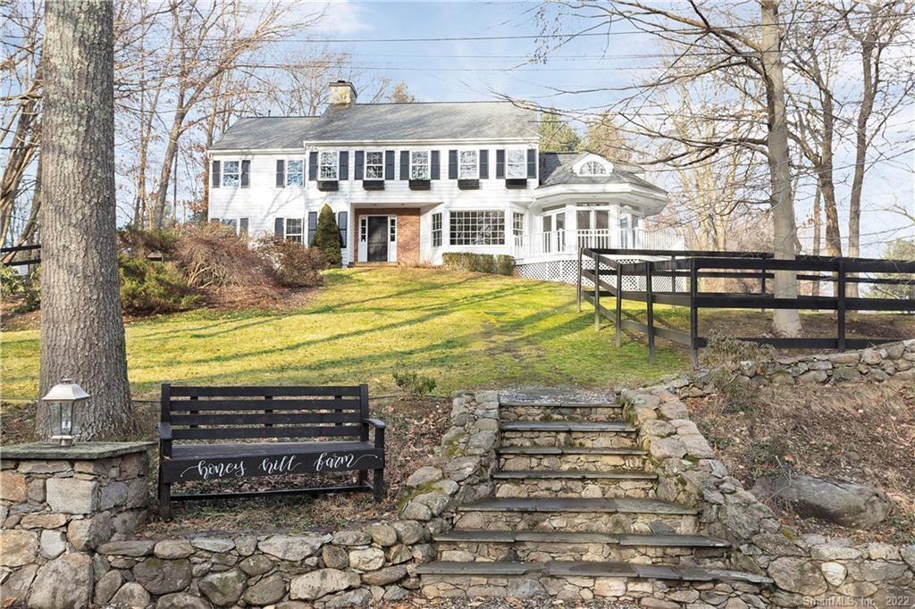 Photo 1 of 101 Comstock Hill Road, New Canaan, Connecticut, $1,145,000, Web #: 170152127