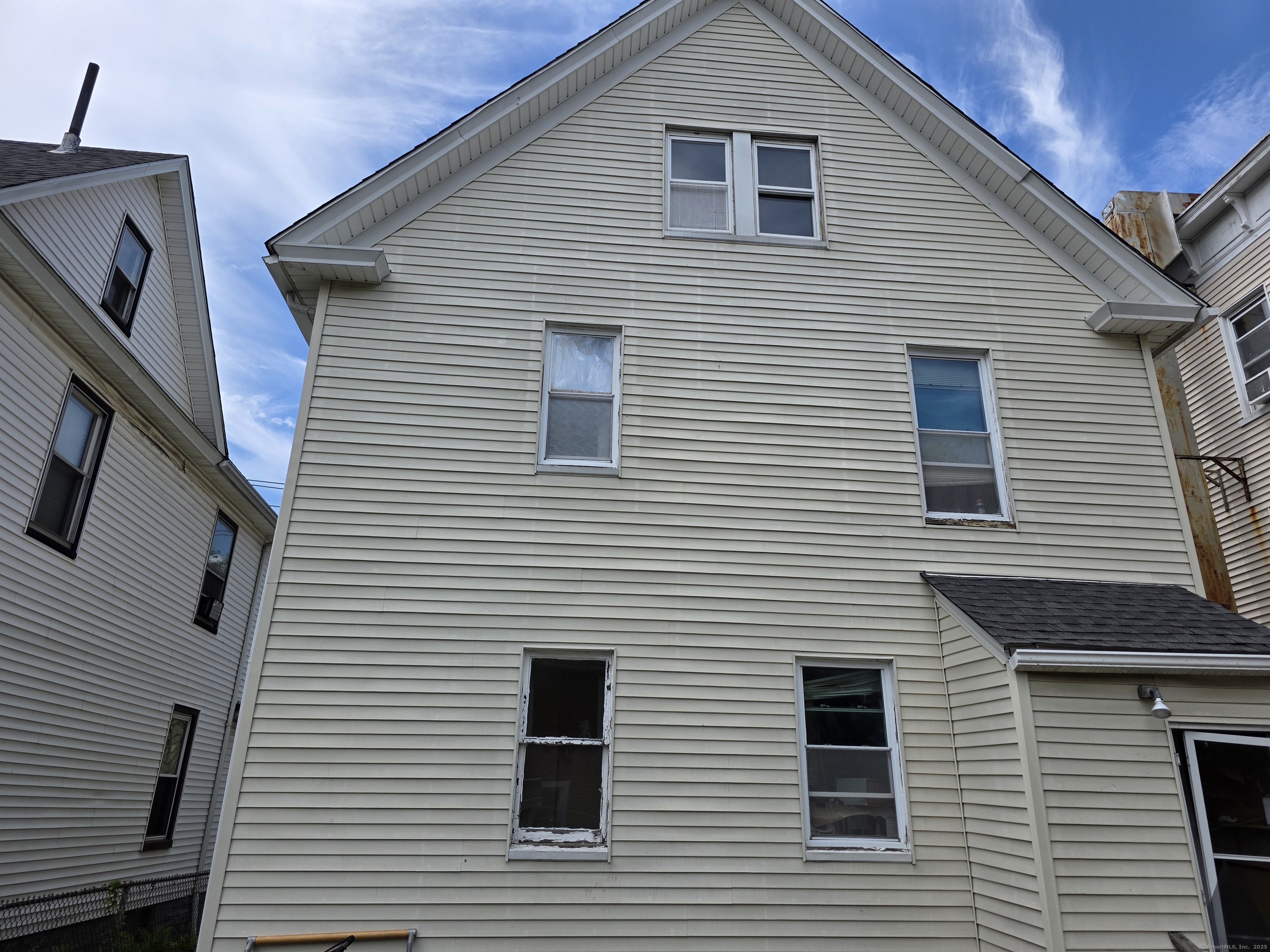 Bridgeport, Connecticut 06608, United States, 3 Bedrooms Bedrooms, ,2 BathroomsBathrooms,Residential,Active,162856