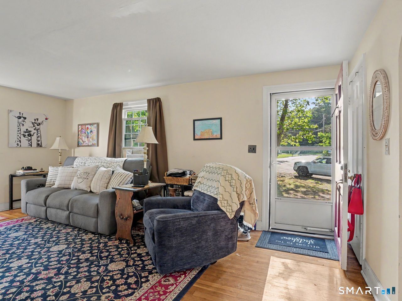 2 North Forest Circle