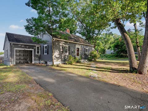 Homes For Sale - 2 N Forest Circle<br/> New Haven County, West Haven, CT 06516