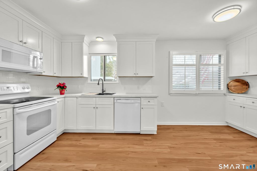 Photo of 98 Heritage Village #A, Southbury, CT 06488 (MLS # 24145696)