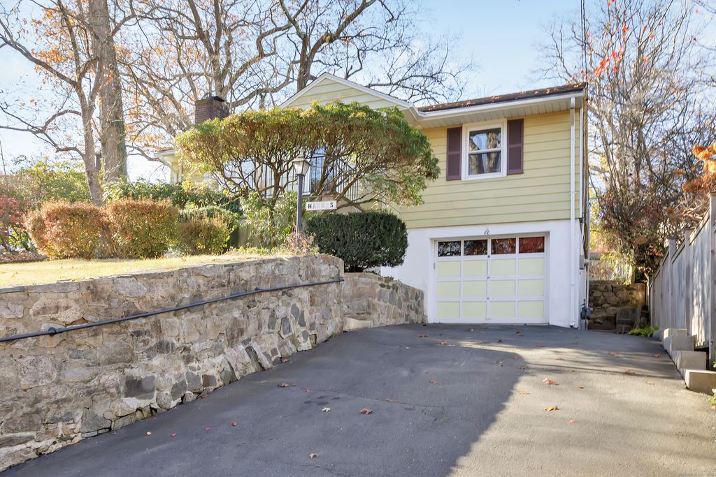 Photo of 88 Valleywood Road, Greenwich, CT 06807 (MLS # 24140066)