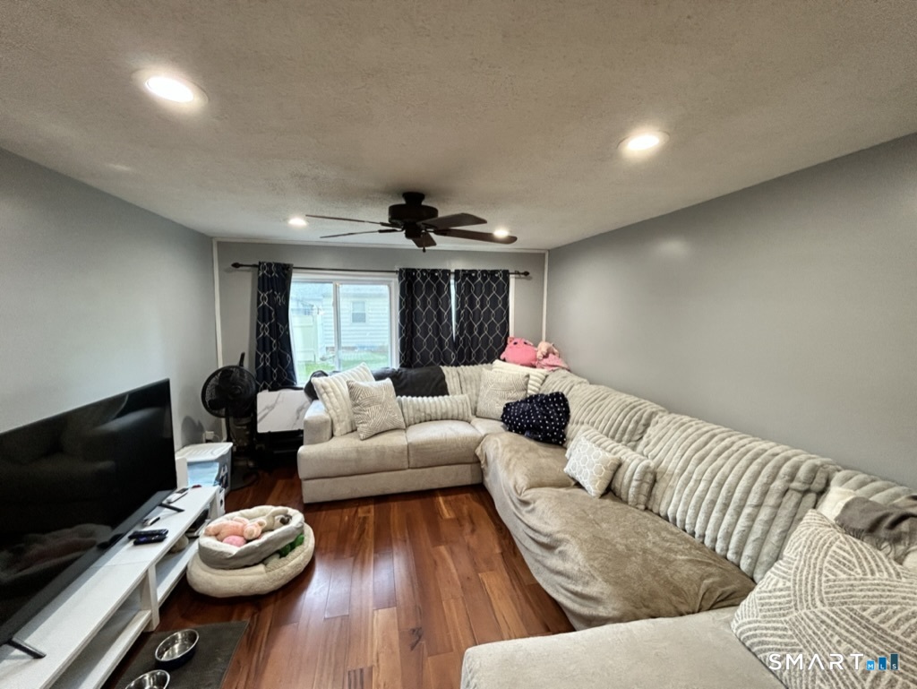 87 Edgemere Road