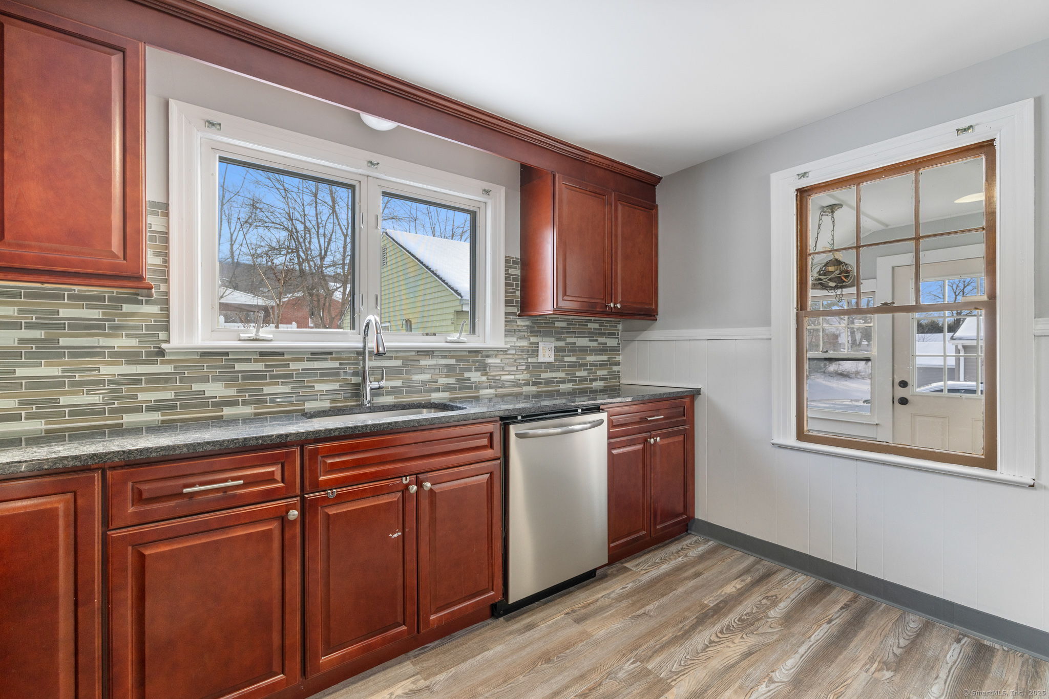 Plainville, Connecticut 06062, United States, 3 Bedrooms Bedrooms, ,1 BathroomBathrooms,Residential,Pending,3769