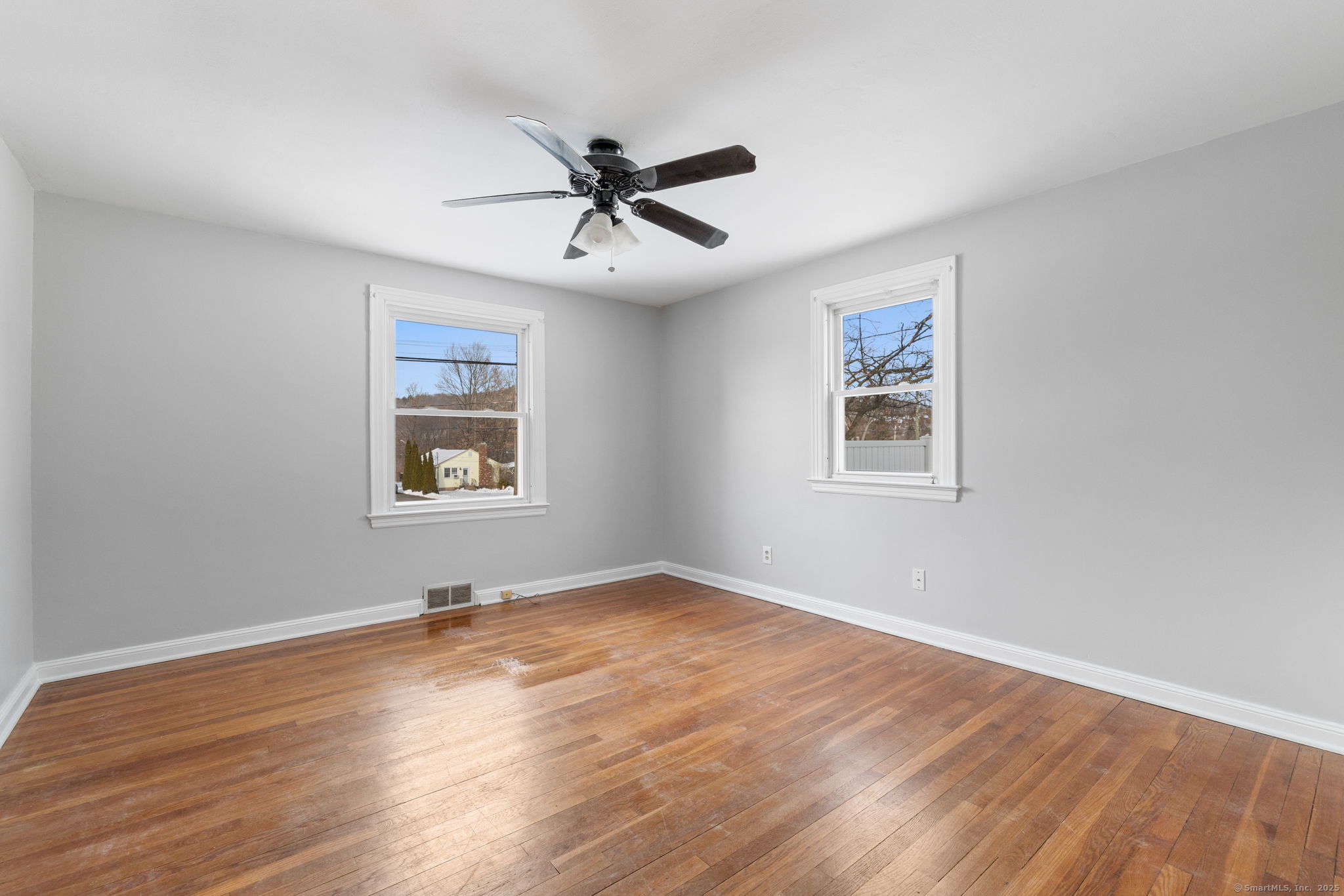 Plainville, Connecticut 06062, United States, 3 Bedrooms Bedrooms, ,1 BathroomBathrooms,Residential,Pending,3769