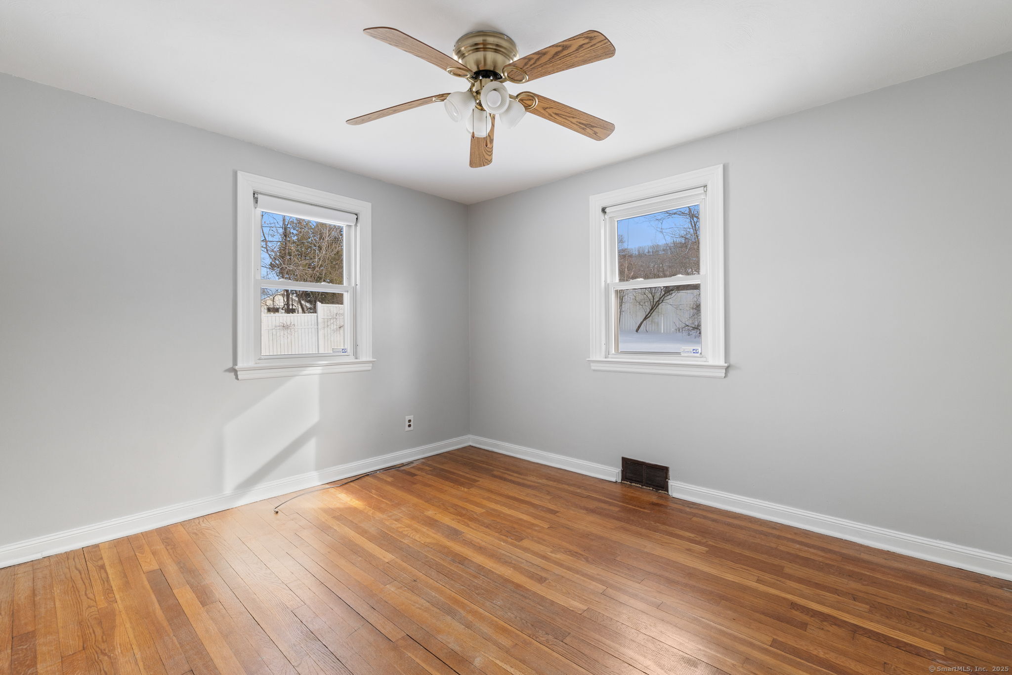 Plainville, Connecticut 06062, United States, 3 Bedrooms Bedrooms, ,1 BathroomBathrooms,Residential,Pending,3769