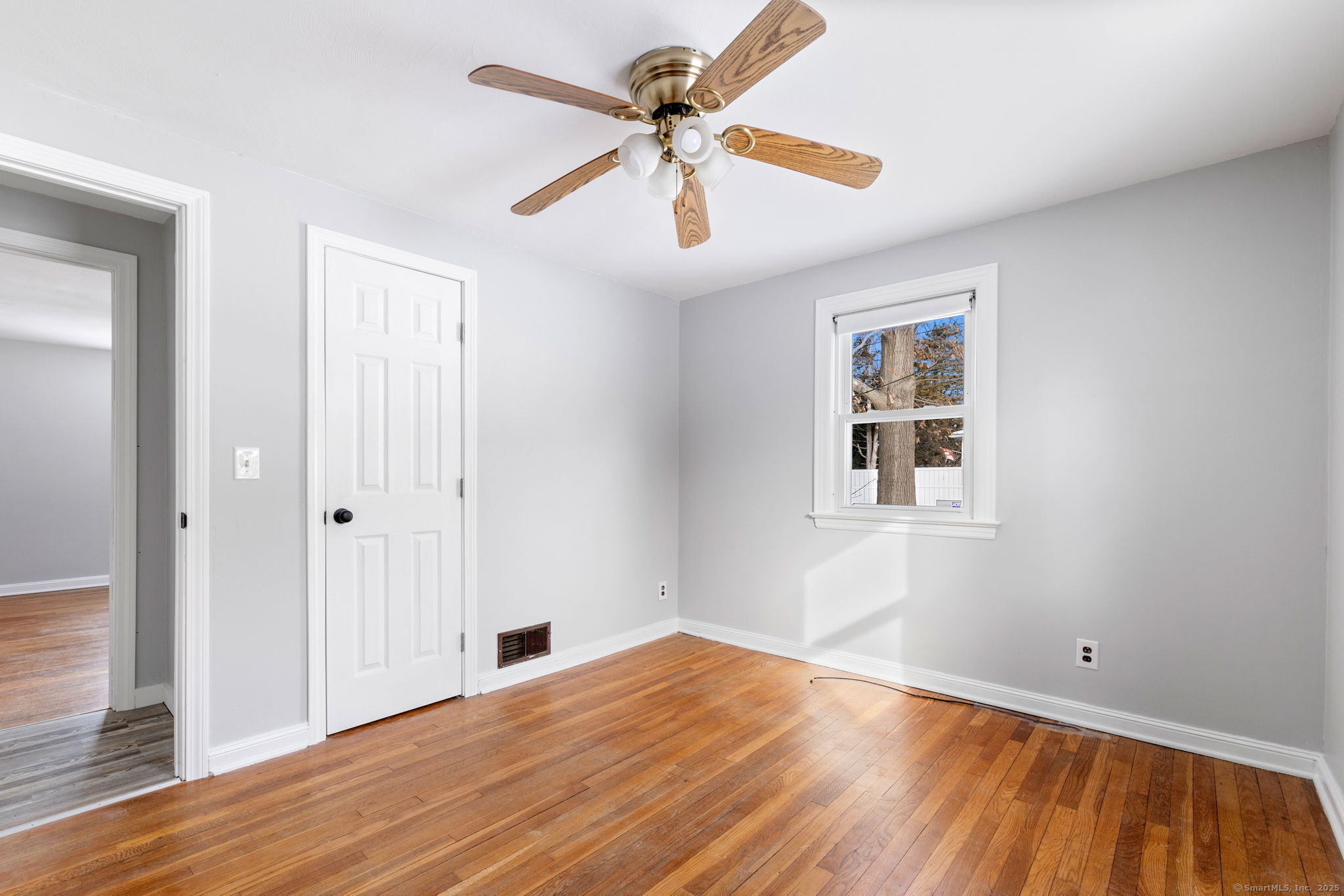 Plainville, Connecticut 06062, United States, 3 Bedrooms Bedrooms, ,1 BathroomBathrooms,Residential,Pending,3769