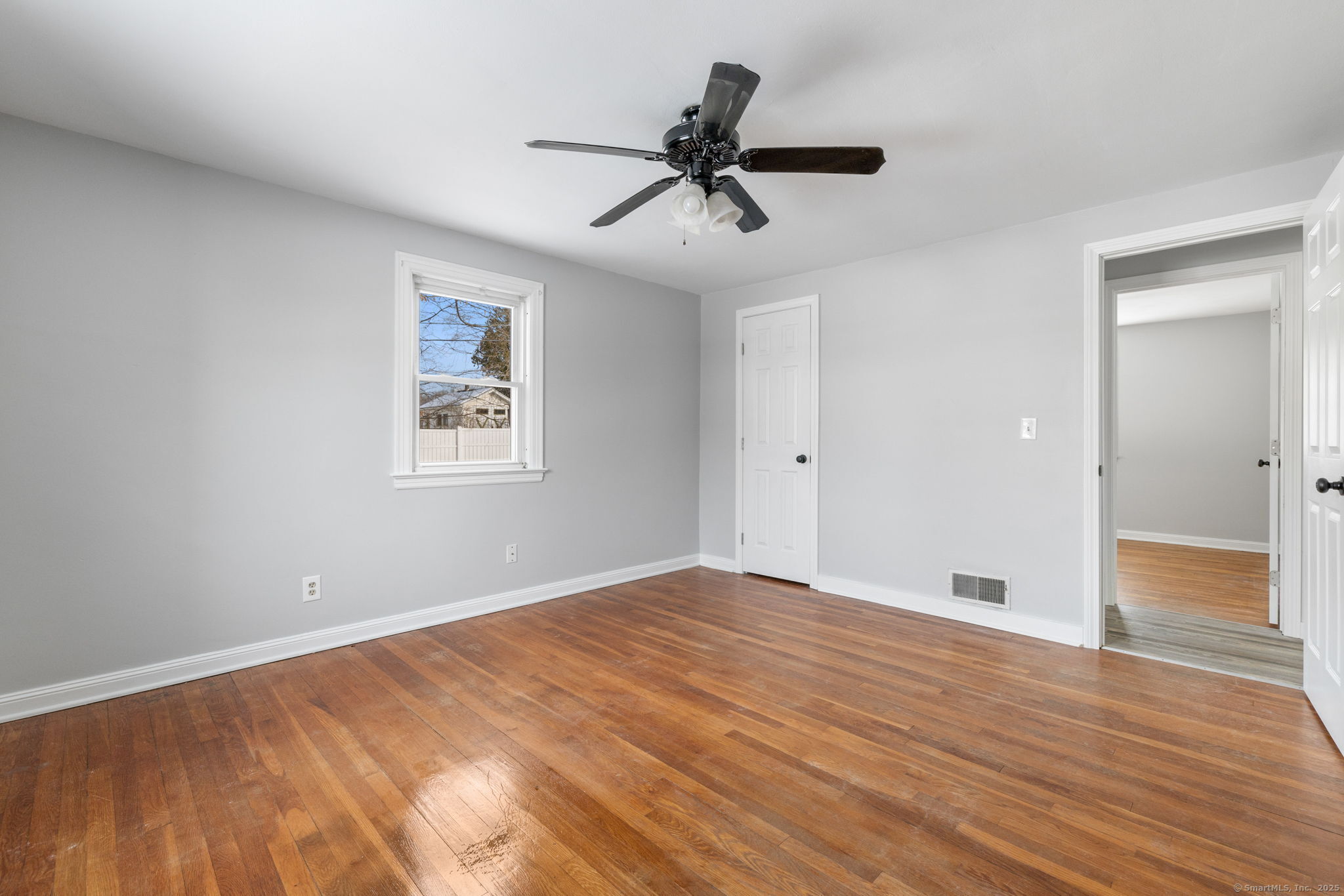 Plainville, Connecticut 06062, United States, 3 Bedrooms Bedrooms, ,1 BathroomBathrooms,Residential,Pending,3769