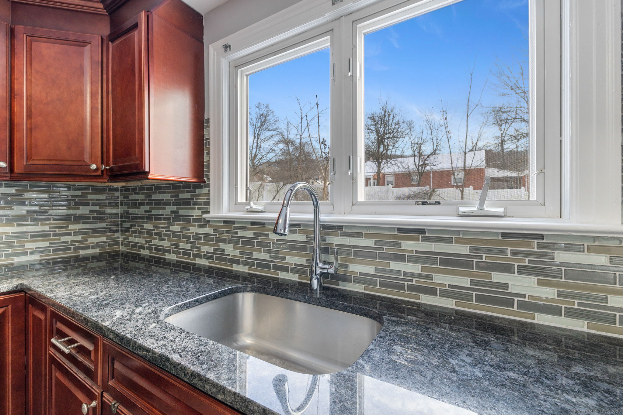 Plainville, Connecticut 06062, United States, 3 Bedrooms Bedrooms, ,1 BathroomBathrooms,Residential,Pending,3769