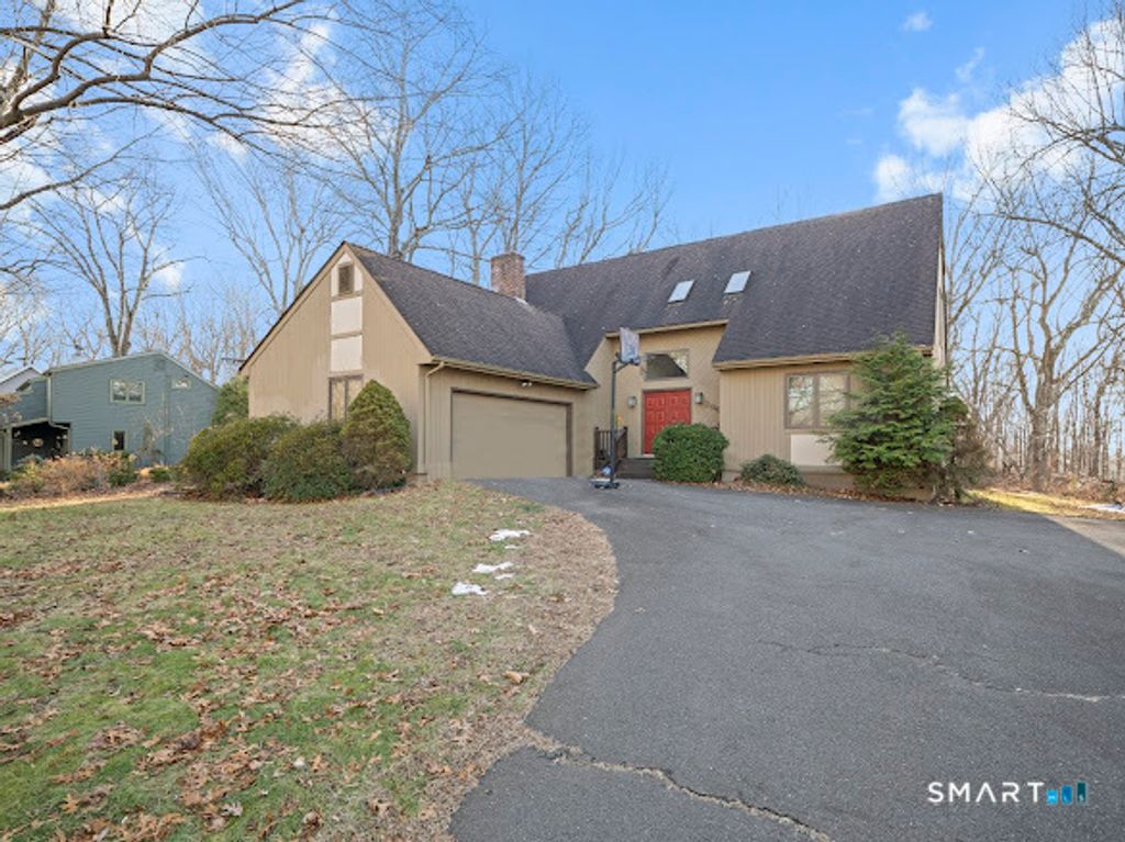 Photo of 266 Knollwood Road, Manchester, CT 06042 (MLS # 24149190)