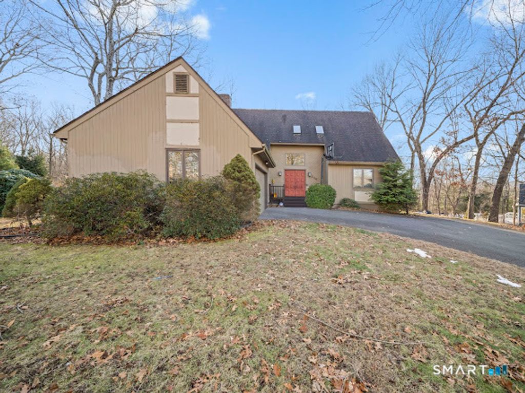 Photo of 266 Knollwood Road, Manchester, CT 06042 (MLS # 24149190)