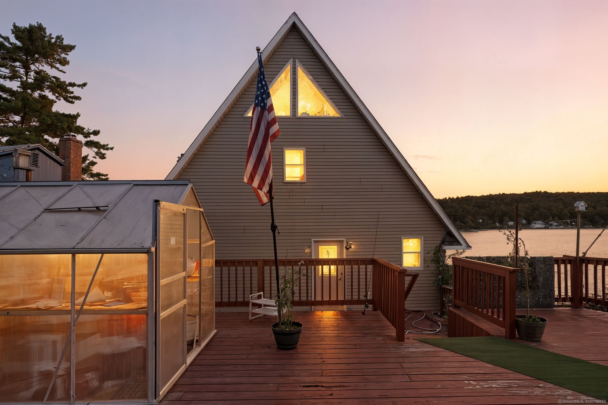 31 Lake Shore Boulevard