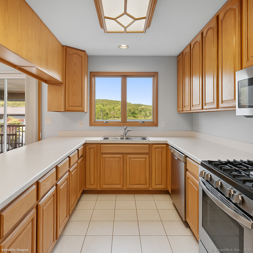 31 Lake Shore Boulevard