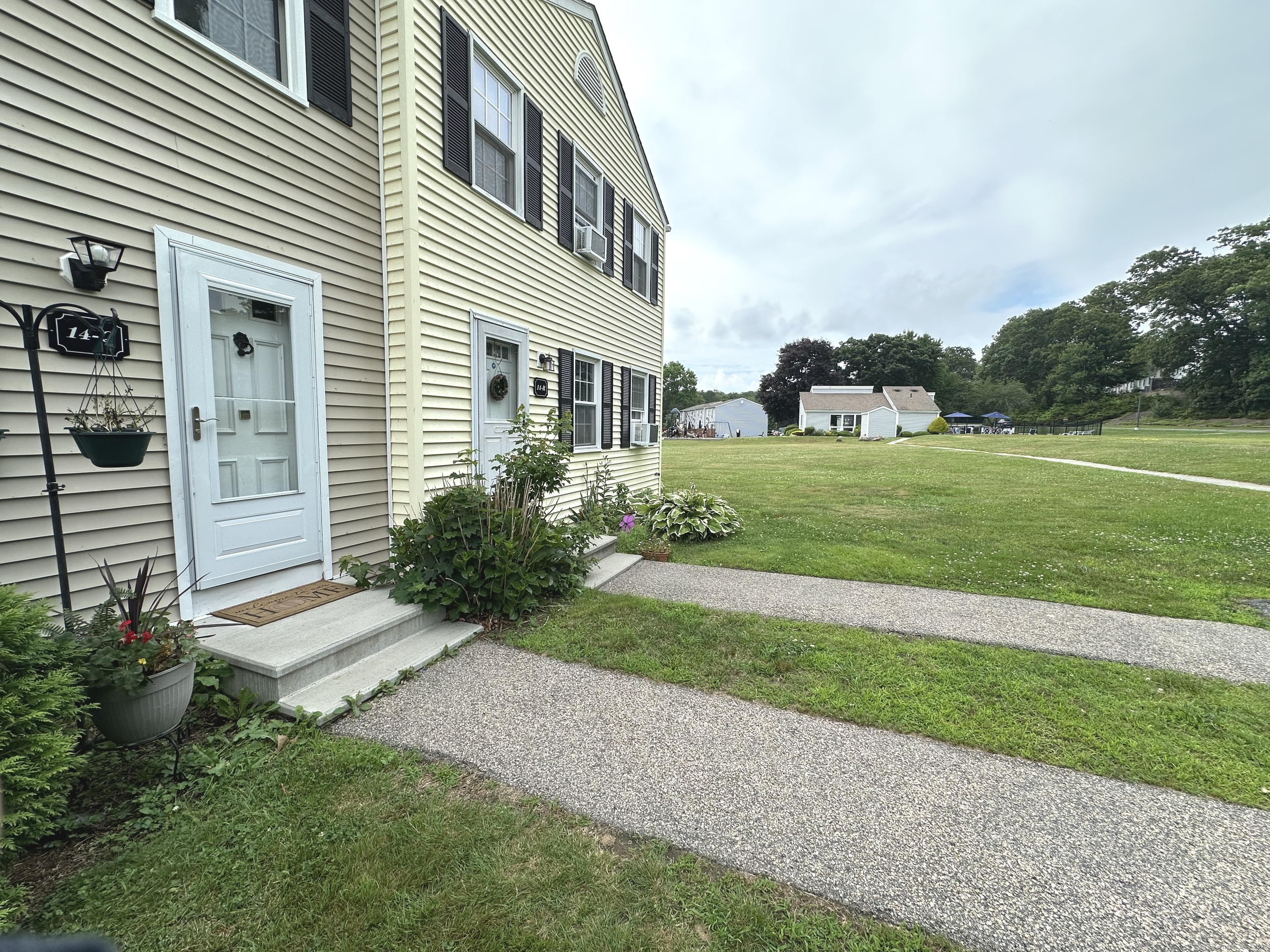 14 Lakeside Drive Q